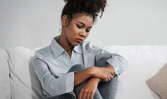 Chest discomfort warning of unstable blood sugar and diabetes concern