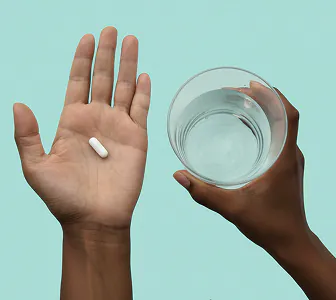 Morning Diavelis capsule with water for glucose support